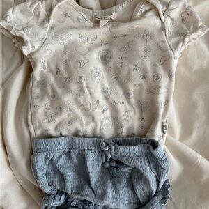 Organic cotton Baby Girls Cream Patterned Onesie with Blue Bloom Shorts